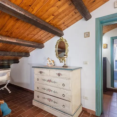 Villa House&villas - Fiorita